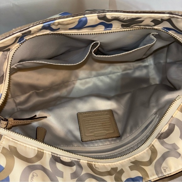 COACH F20806 Alexandria Chain Link Clover Signature C Shoulder Bag - Picture 9 of 13